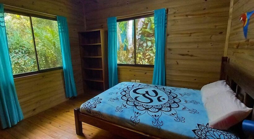 Cabinas Costa Tropicana