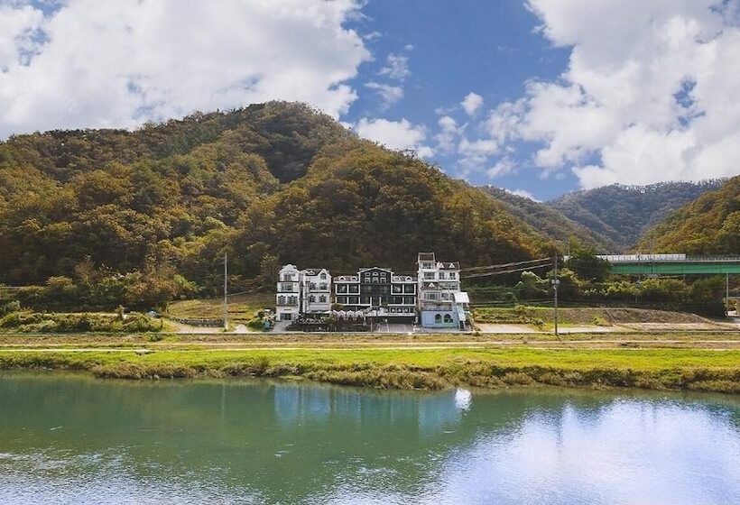 Gangchon Beautiful Pet House Pension