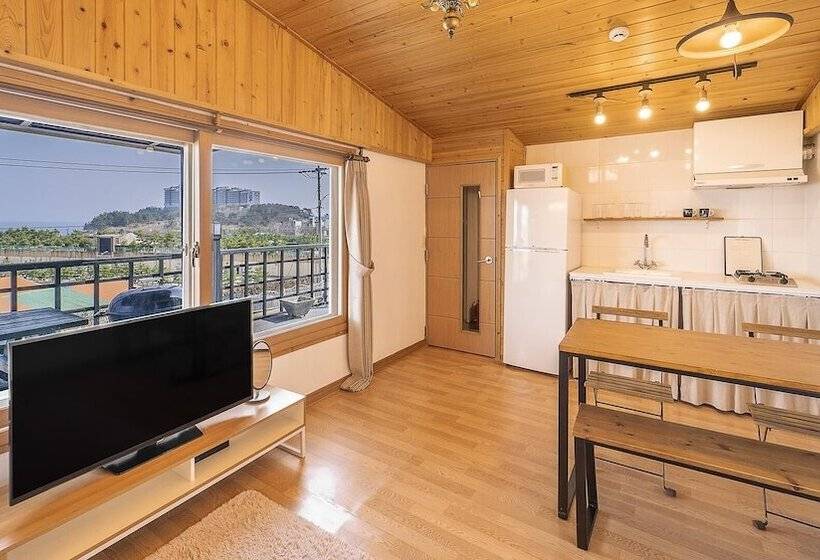 Sokcho Donbangseock Pension