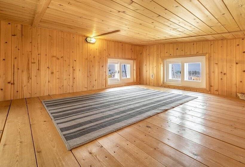 Sokcho Donbangseock Pension