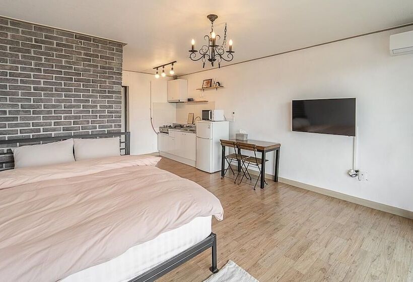 Sokcho Donbangseock Pension