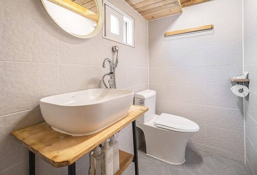 Sokcho Donbangseock Pension