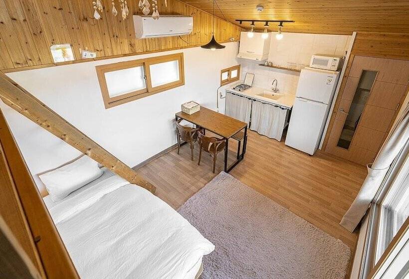 Sokcho Donbangseock Pension