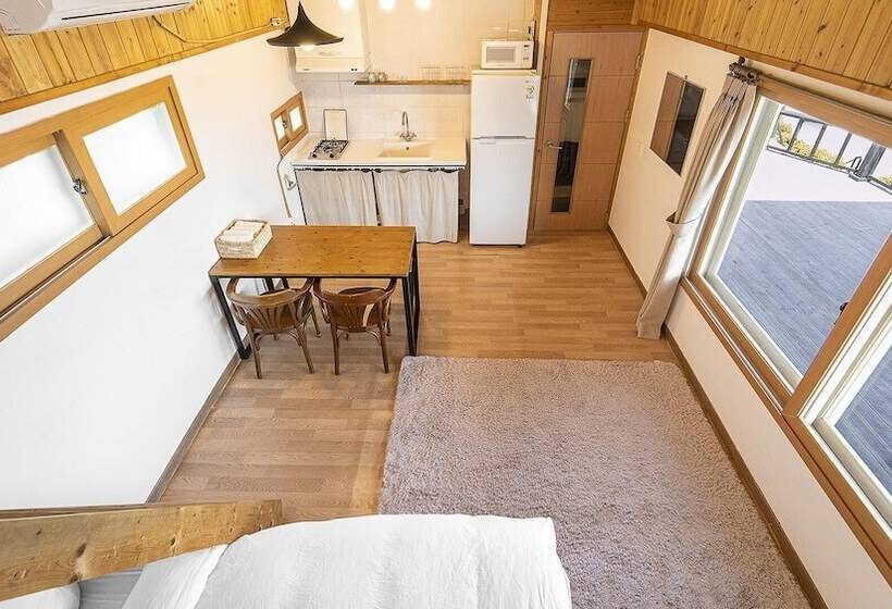 Sokcho Donbangseock Pension