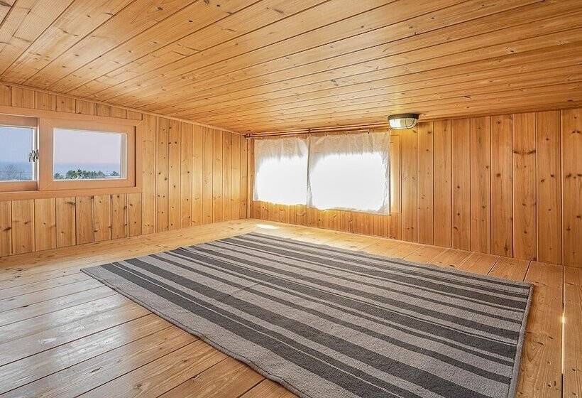 Sokcho Donbangseock Pension