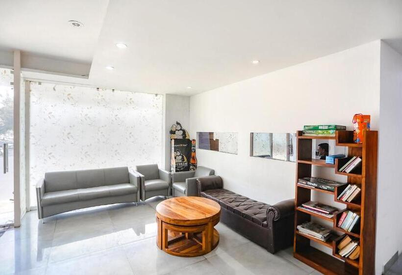 Fabhotel F9 Sector 19