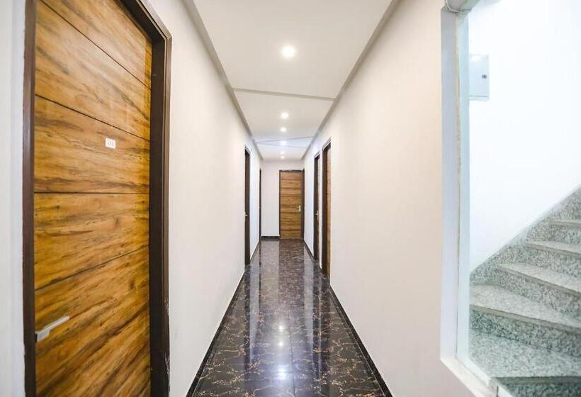 Fabhotel F9 Sector 19