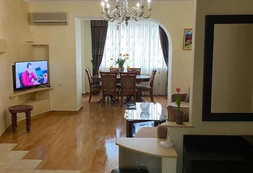 Flatsinyerevan In The City Center