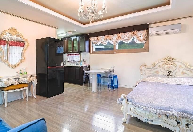 Gapyeong Hill House Pension