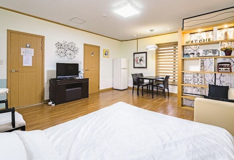 Gapyeong Hill House Pension