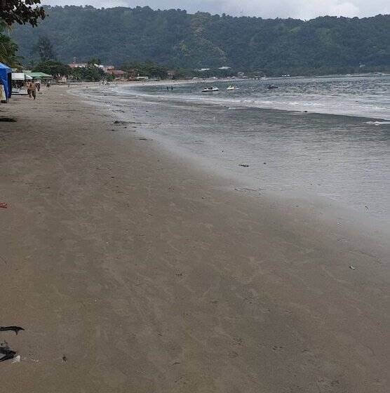 Gumleaves Hotel Barreto