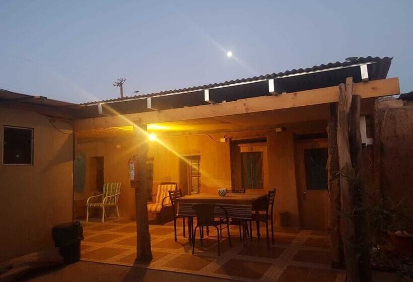 Hostal La Casa Blanca