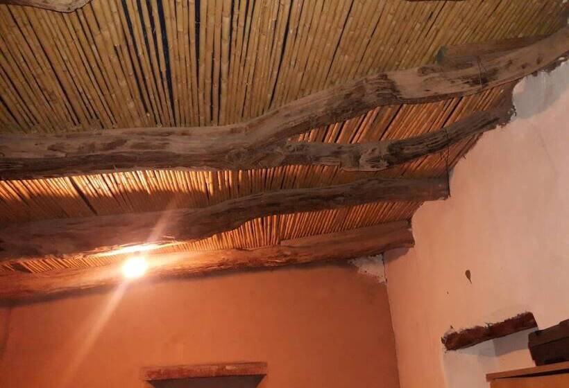 Hostal La Casa Blanca