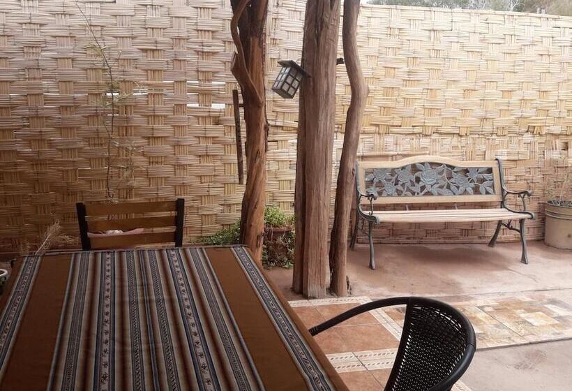 Hostal La Casa Blanca