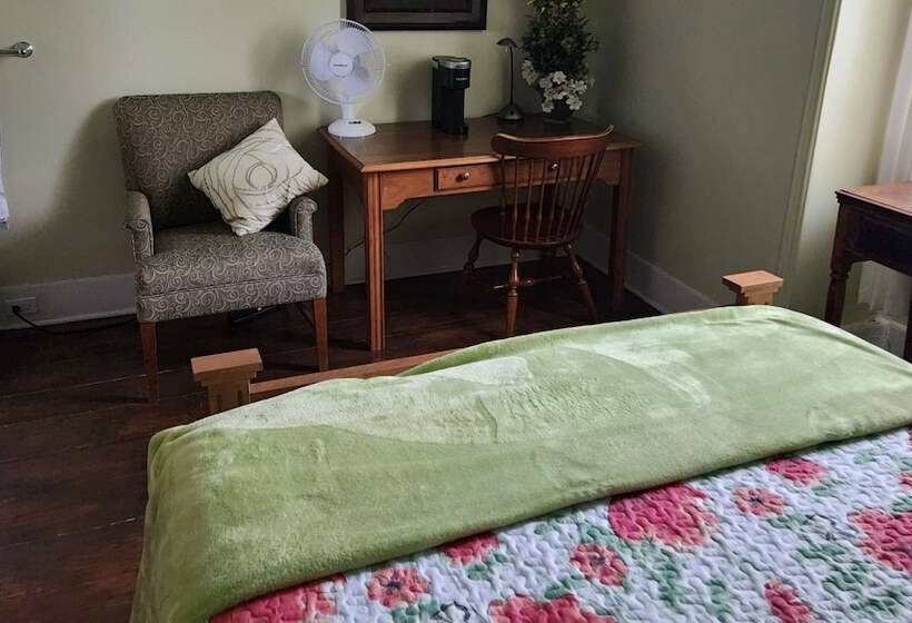 簡易ホテル Resto Auberge Le St Octave