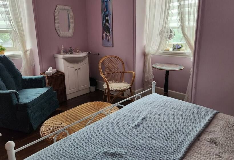 簡易ホテル Resto Auberge Le St Octave