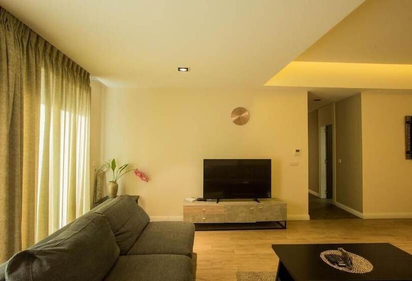 هتل Accra Fine Suites