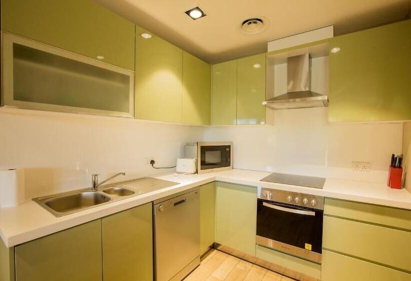 هتل Accra Fine Suites