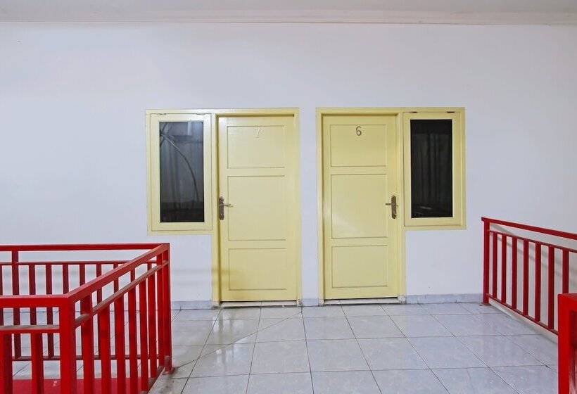 فندق Al Fatih Guest House Syariah By Oyo Rooms