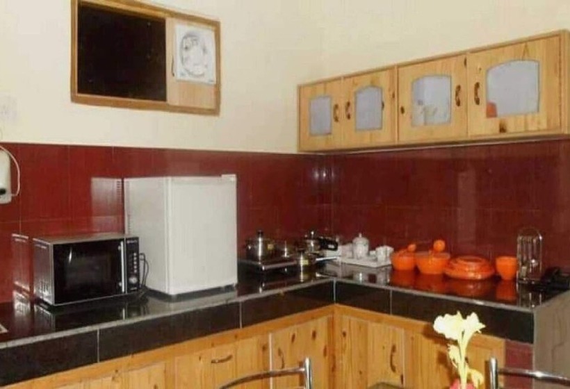 호텔 Antriksh Cottage Manali