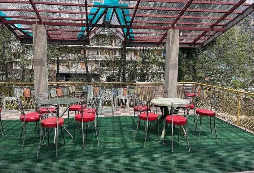 호텔 Antriksh Cottage Manali