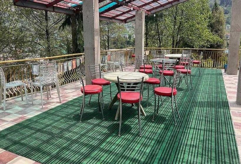 호텔 Antriksh Cottage Manali