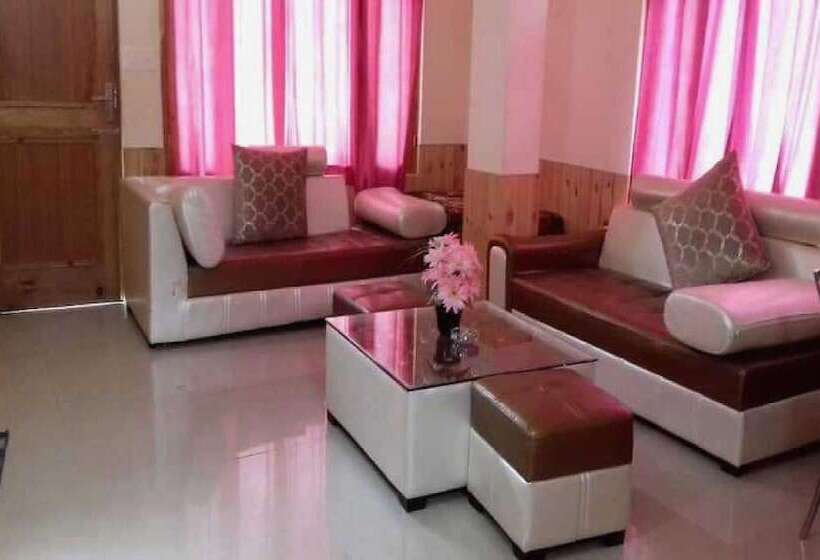 호텔 Antriksh Cottage Manali