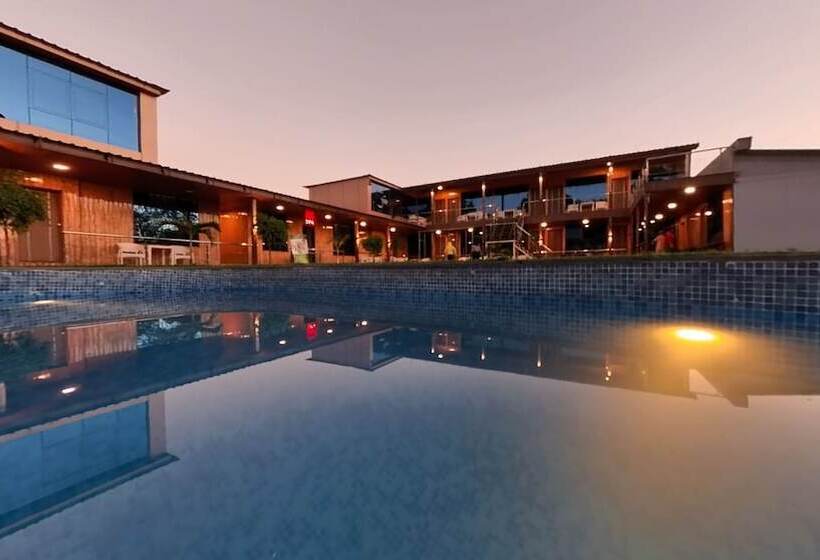 בית מלון כפרי Arya Resort & Spa