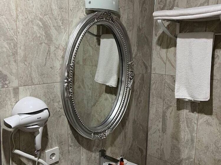 ホテル Atlihan Plus