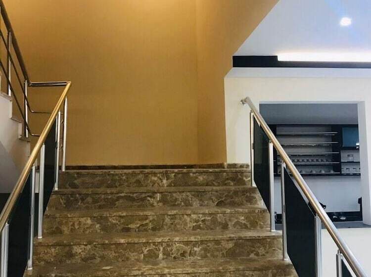 ホテル Atlihan Plus