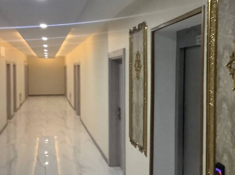 ホテル Atlihan Plus