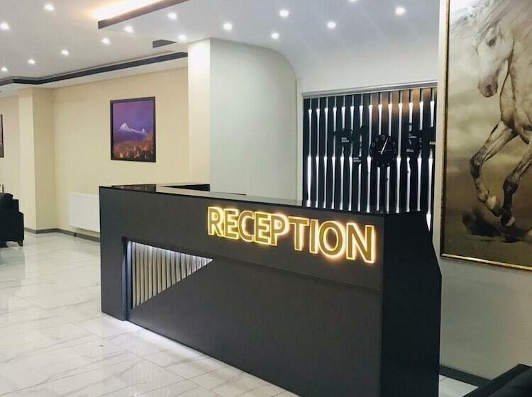 ホテル Atlihan Plus