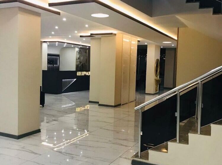 ホテル Atlihan Plus