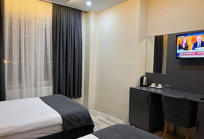 ホテル Atlihan Plus