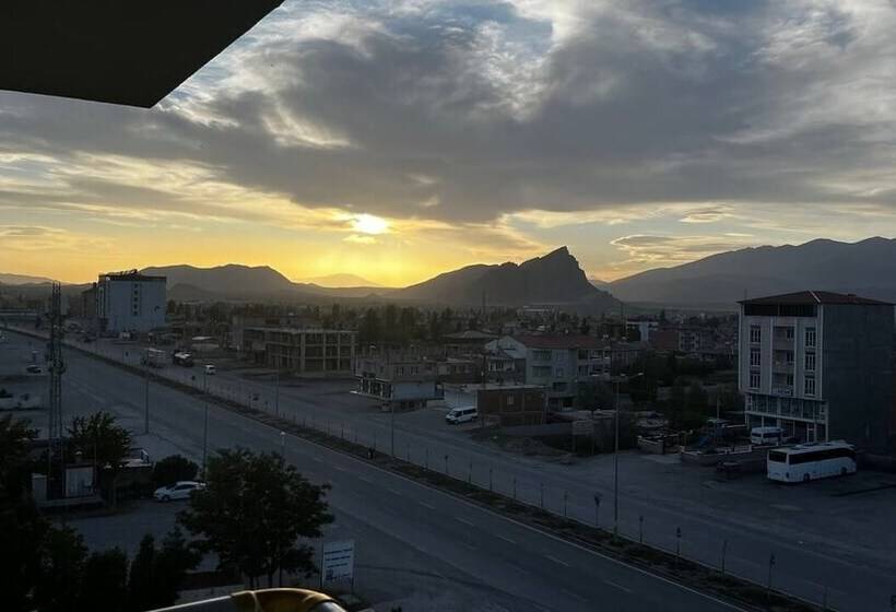 ホテル Atlihan Plus