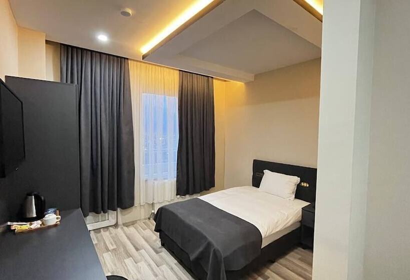 ホテル Atlihan Plus