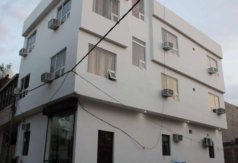 Отель Avexia Kanha Residency