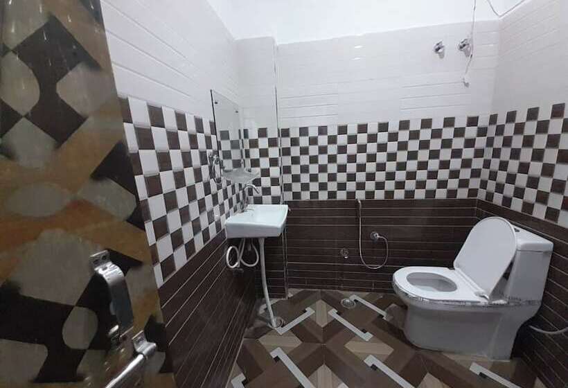 Отель Avexia Kanha Residency