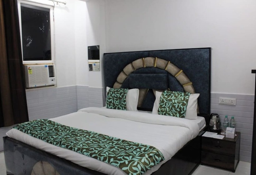 Отель Avexia Kanha Residency