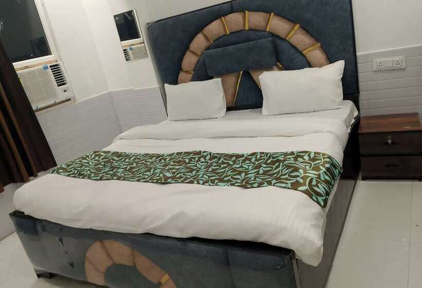 Отель Avexia Kanha Residency