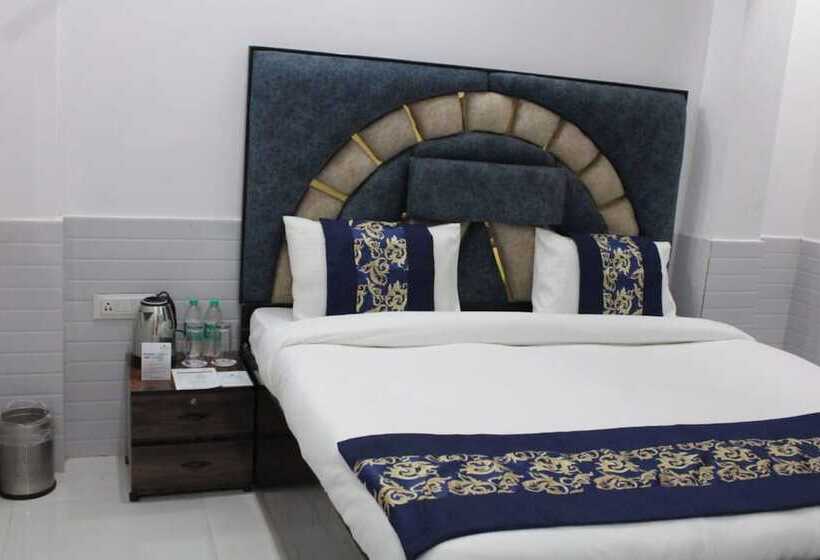 Отель Avexia Kanha Residency