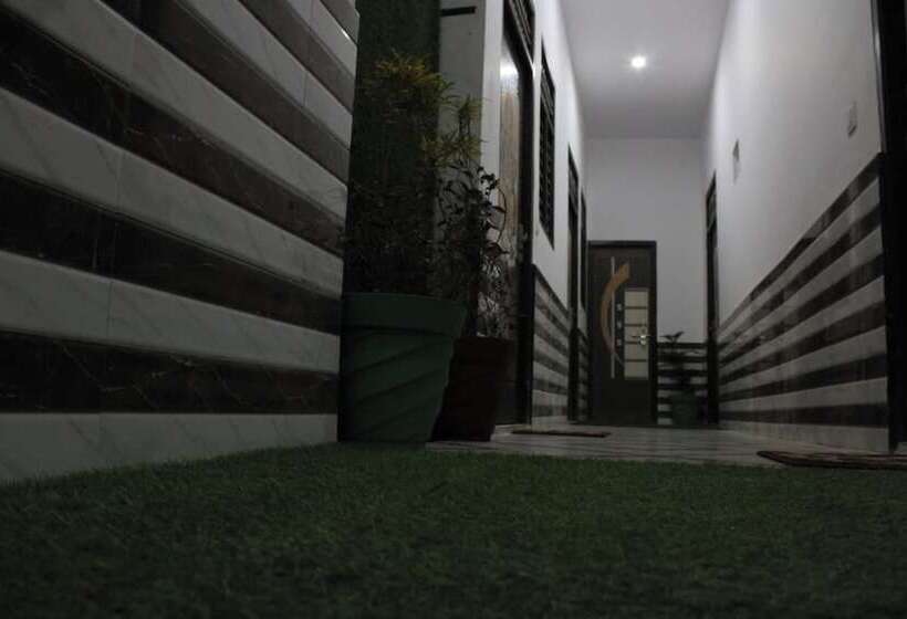 Отель Avexia Kanha Residency