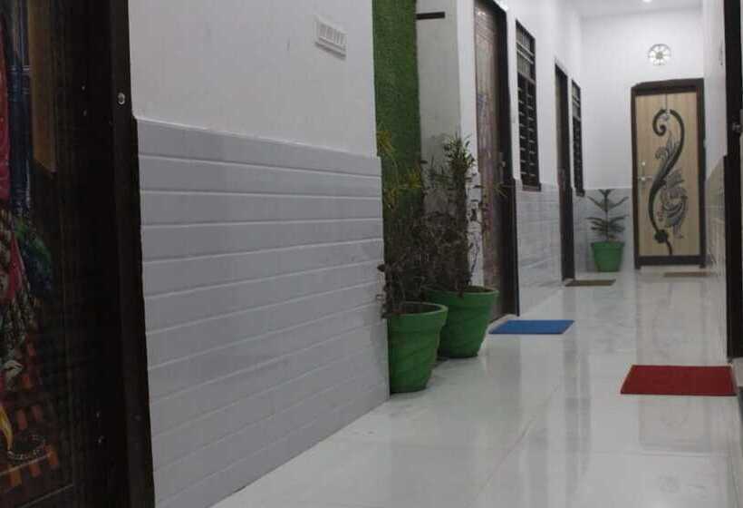 Отель Avexia Kanha Residency