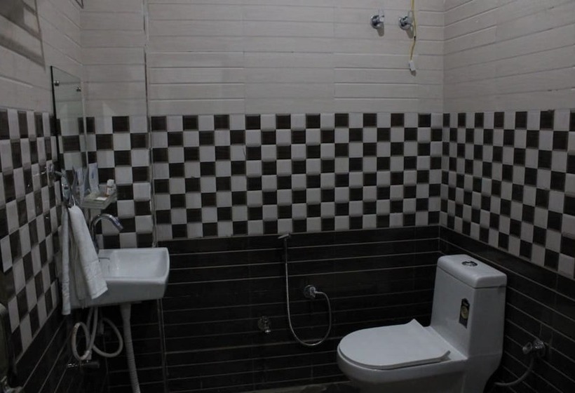 Отель Avexia Kanha Residency