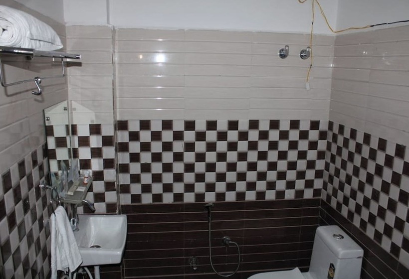 Отель Avexia Kanha Residency