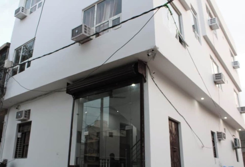 Отель Avexia Kanha Residency