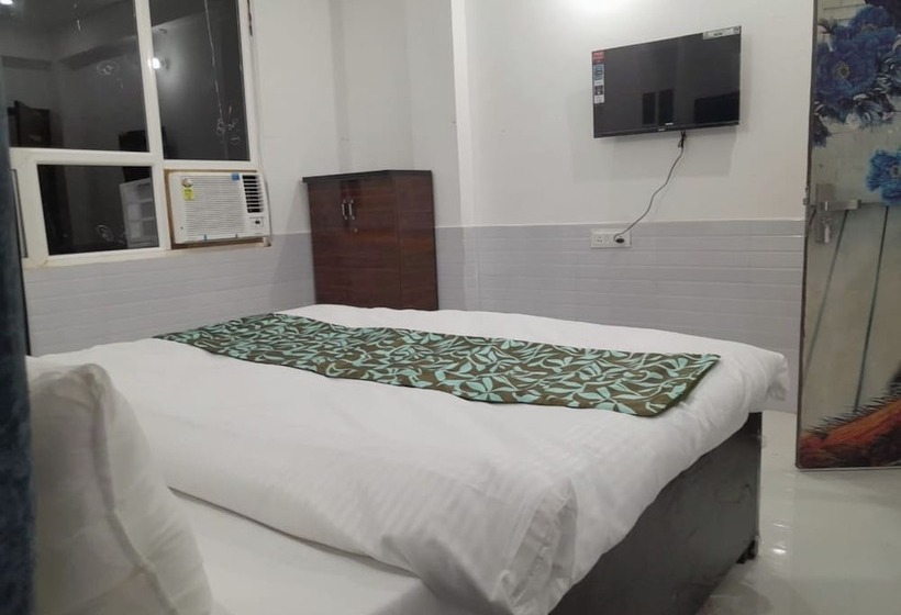 Отель Avexia Kanha Residency