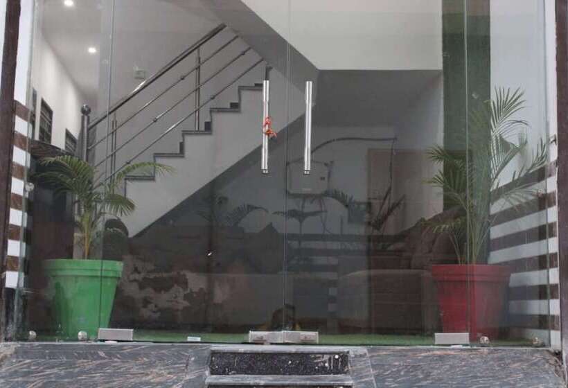 Отель Avexia Kanha Residency