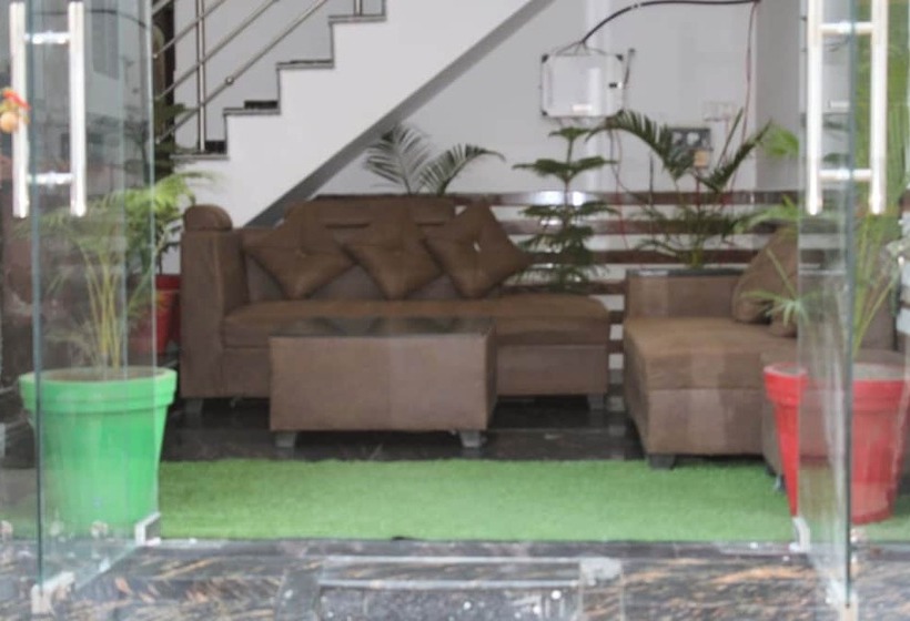 Отель Avexia Kanha Residency