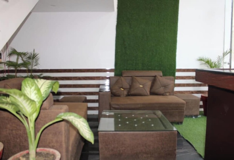 Отель Avexia Kanha Residency